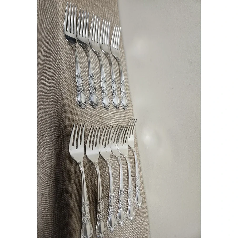 Rogers Bros Heritage 1847 IS Silver Plate Silverware Set Of Dinner & Salad Forks